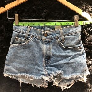 SOLD Short short Levi cutoff shorts